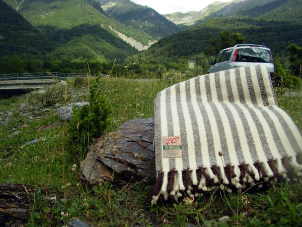 Manta de Lana para Cama Modelo Besiberri - Imatge 2