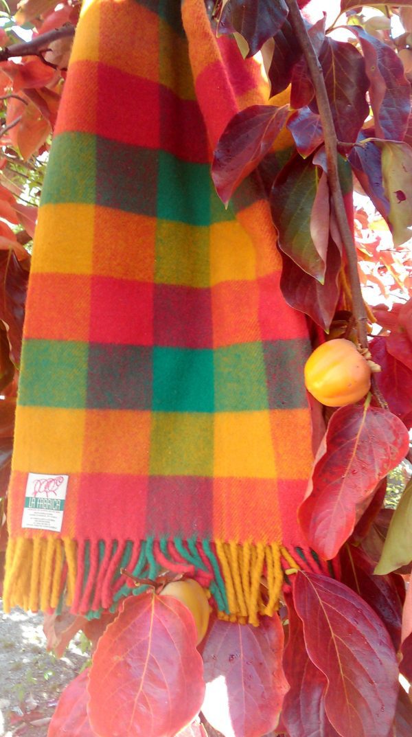manta-de-lana-llubriqueto-con-membrillo.jpg