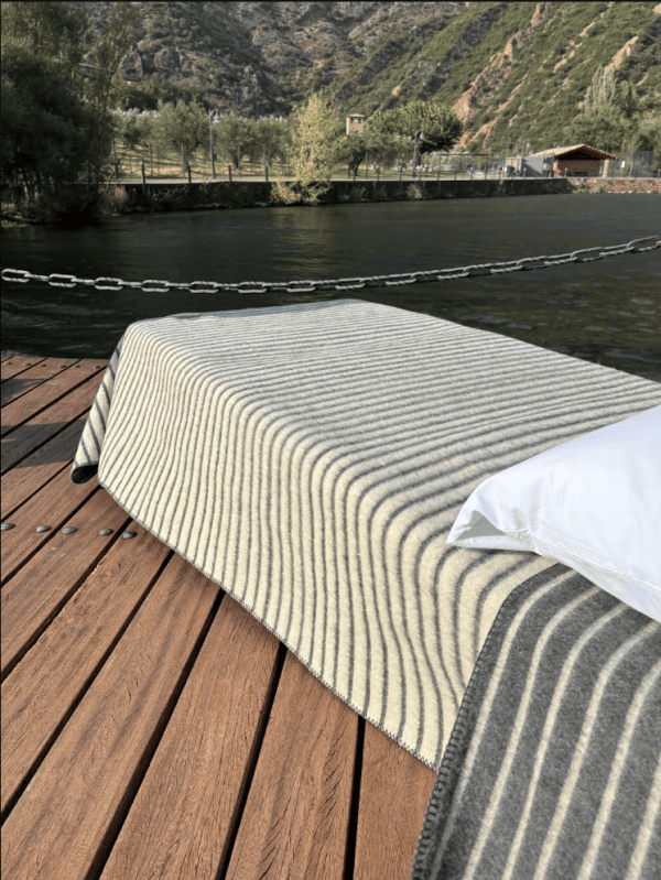 Manta de Lana para Cama Modelo Salardú Gris