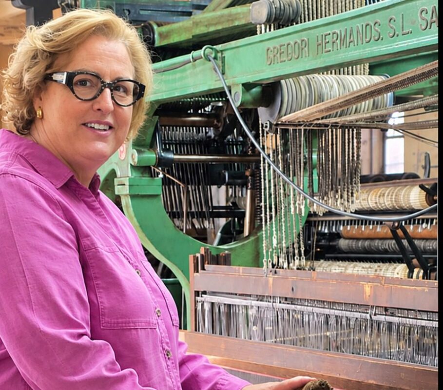 Teresa Dies Mayorala de los Pirineos en el 150 aniversario de la Fábrica de Mantas