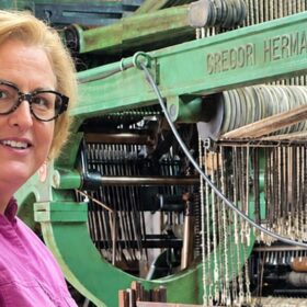 Teresa Dies Mayorala de los Pirineos en el 150 aniversario de la Fábrica de Mantas